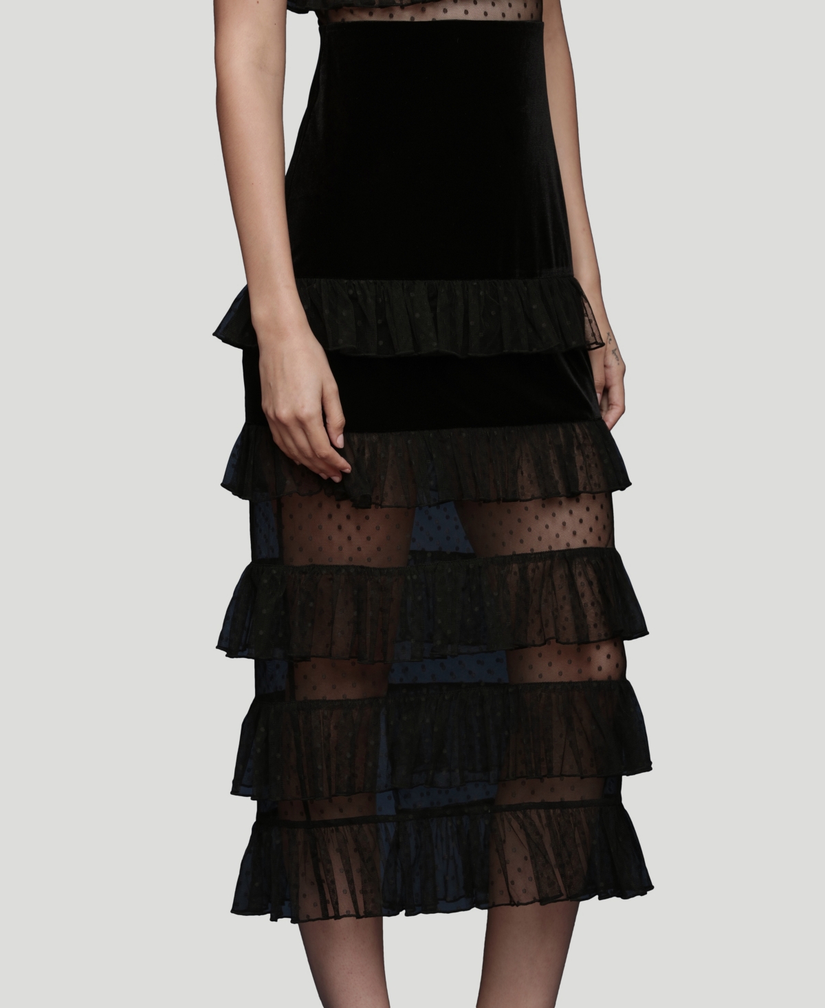 Avec Les Filles Women's Tiered Square Neck Midi Dress In Black