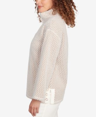 Petite Zig Zag Snappy Knit Top