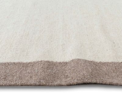 Nu Maison Soft Border 2'x3' Area Rug