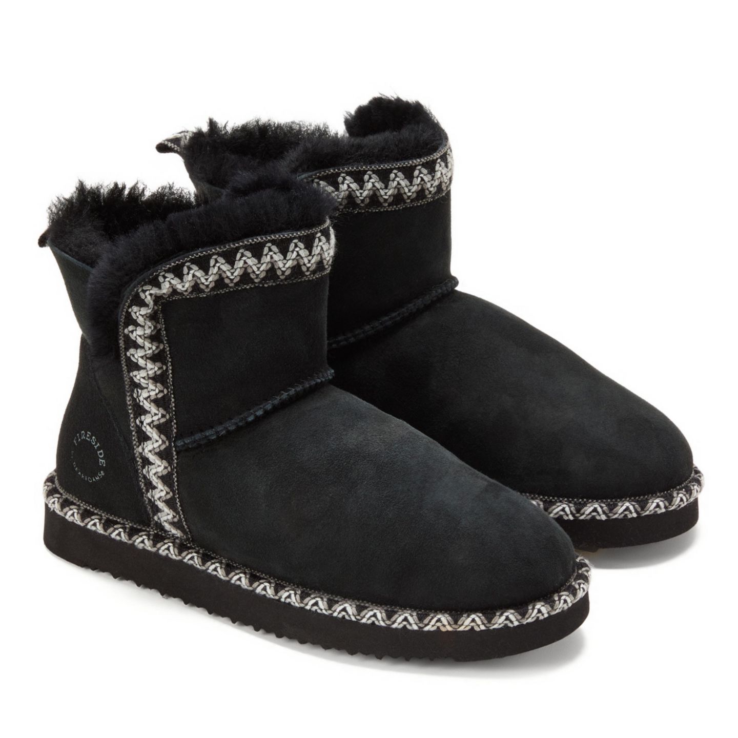 Женские ботинки Dearfoams Perth Genuine Shearling Fold Down Bootie with Embroidery, цвет: Чёрный — фото 3