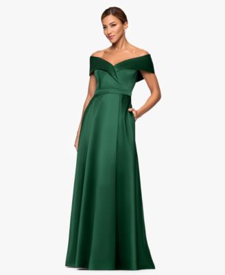 Women's Sweetheart Neck Gown