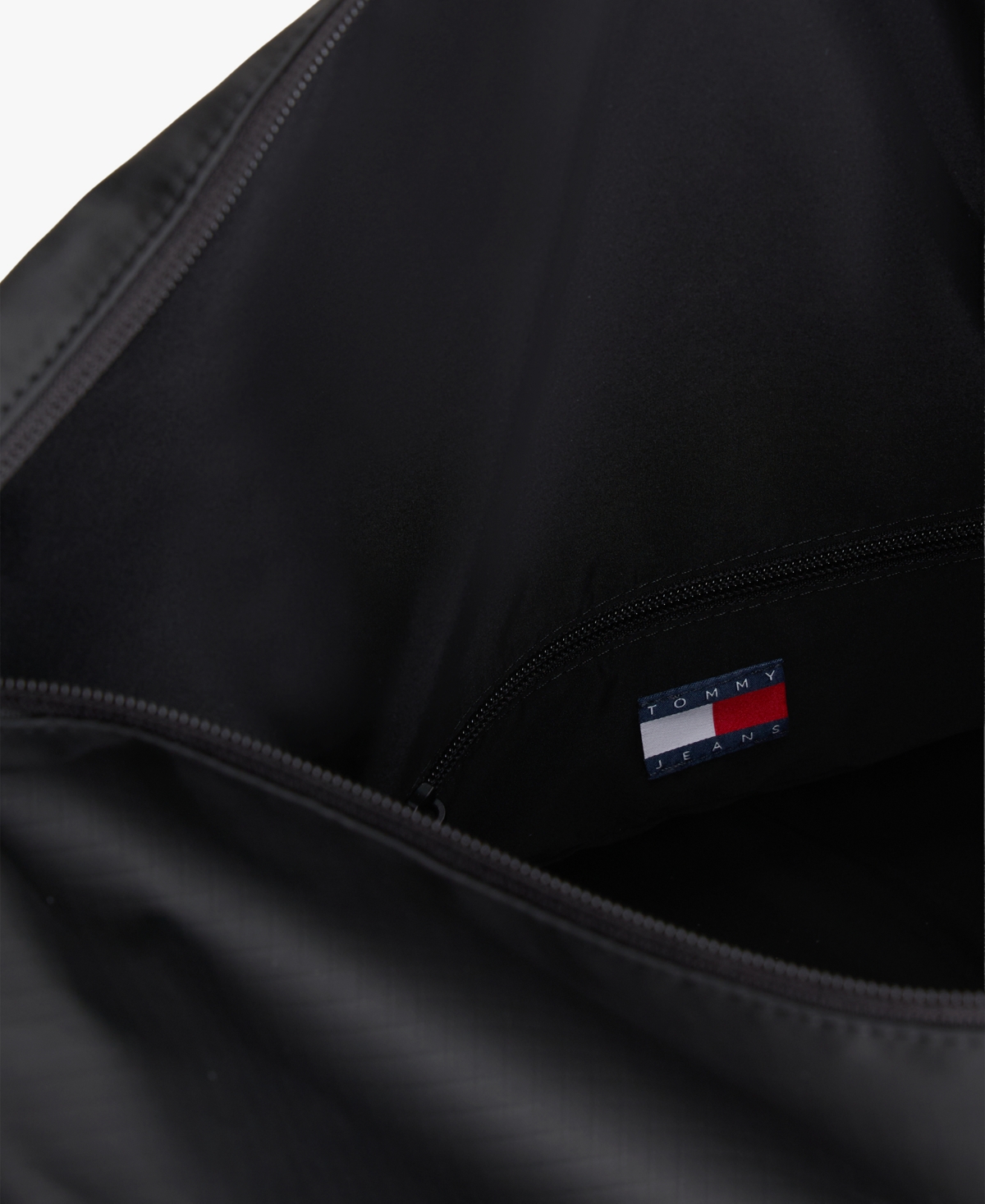 Tommy Hilfiger Men's Daily Tech Duffle Bag