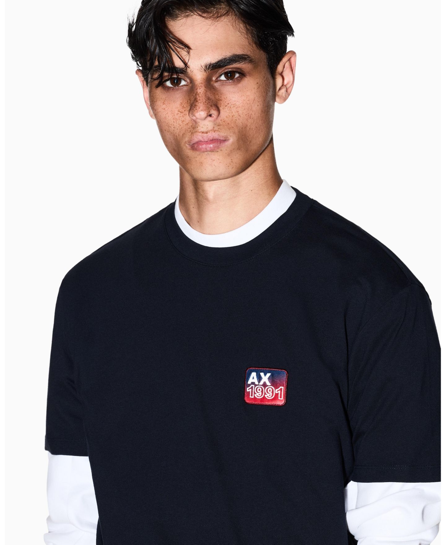 Мужская футболка A|X Armani Exchange Chest Badge Graphic, цвет: Глубокий тёмно-синий — фото 3