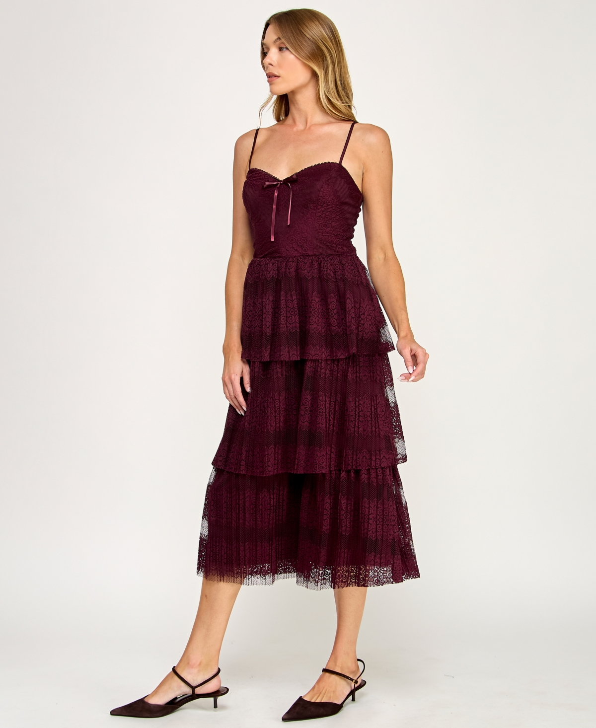 Trixxi Juniors' Sleeveless Lace 3-Tiered Dress