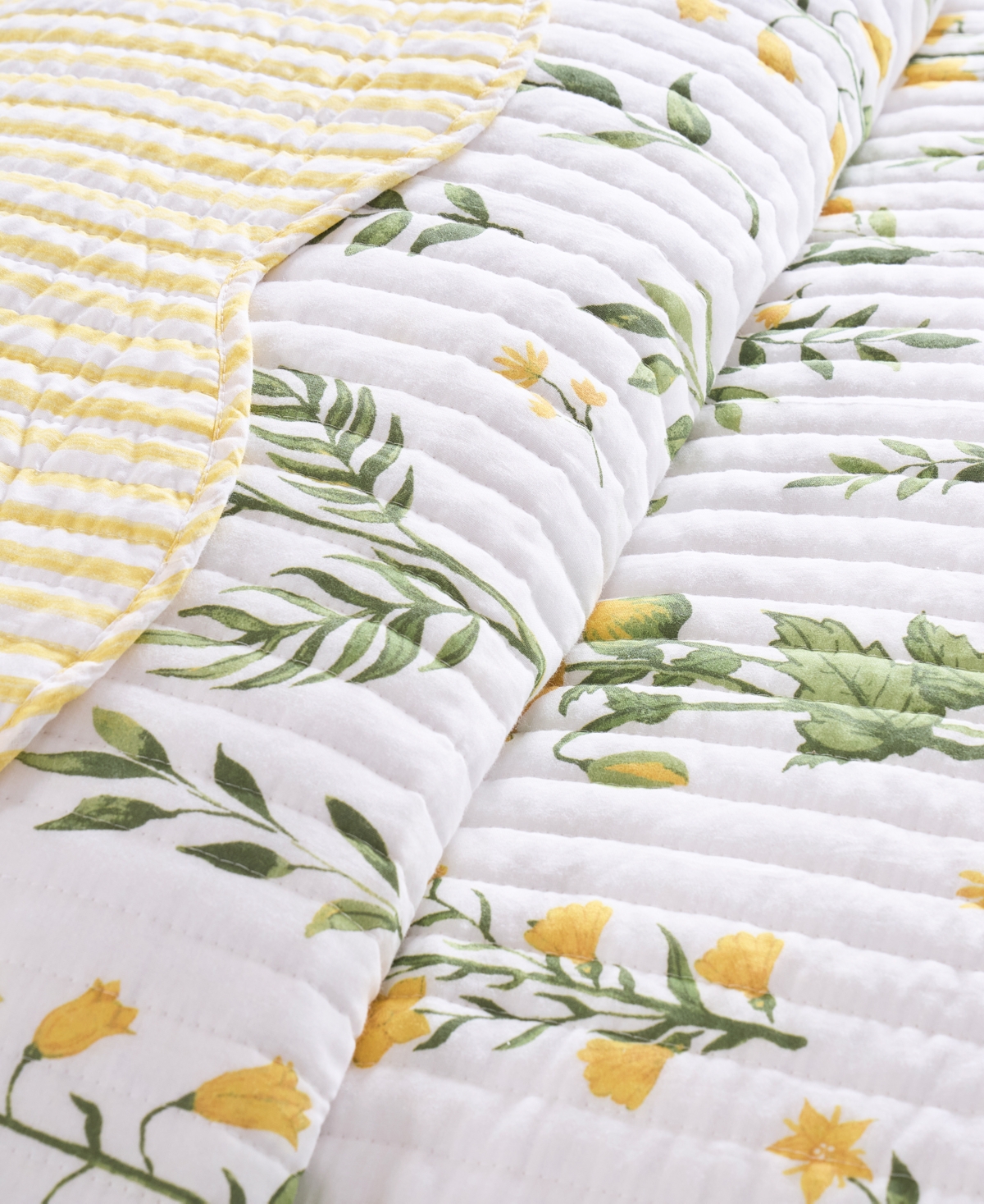 Levtex Home Daffodil Reversible 3-Pc. Quilt Set, Full/Queen