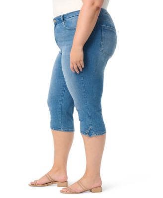 Plus Size Straight Fit Capri Jeans