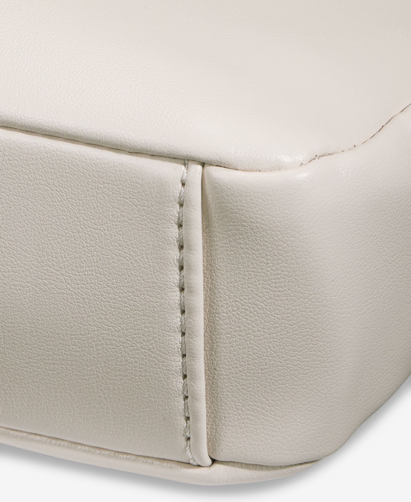 Женская сумка Giani Bernini E/W Quilted Crossbody, цвет: Perfectly Pale — фото 7