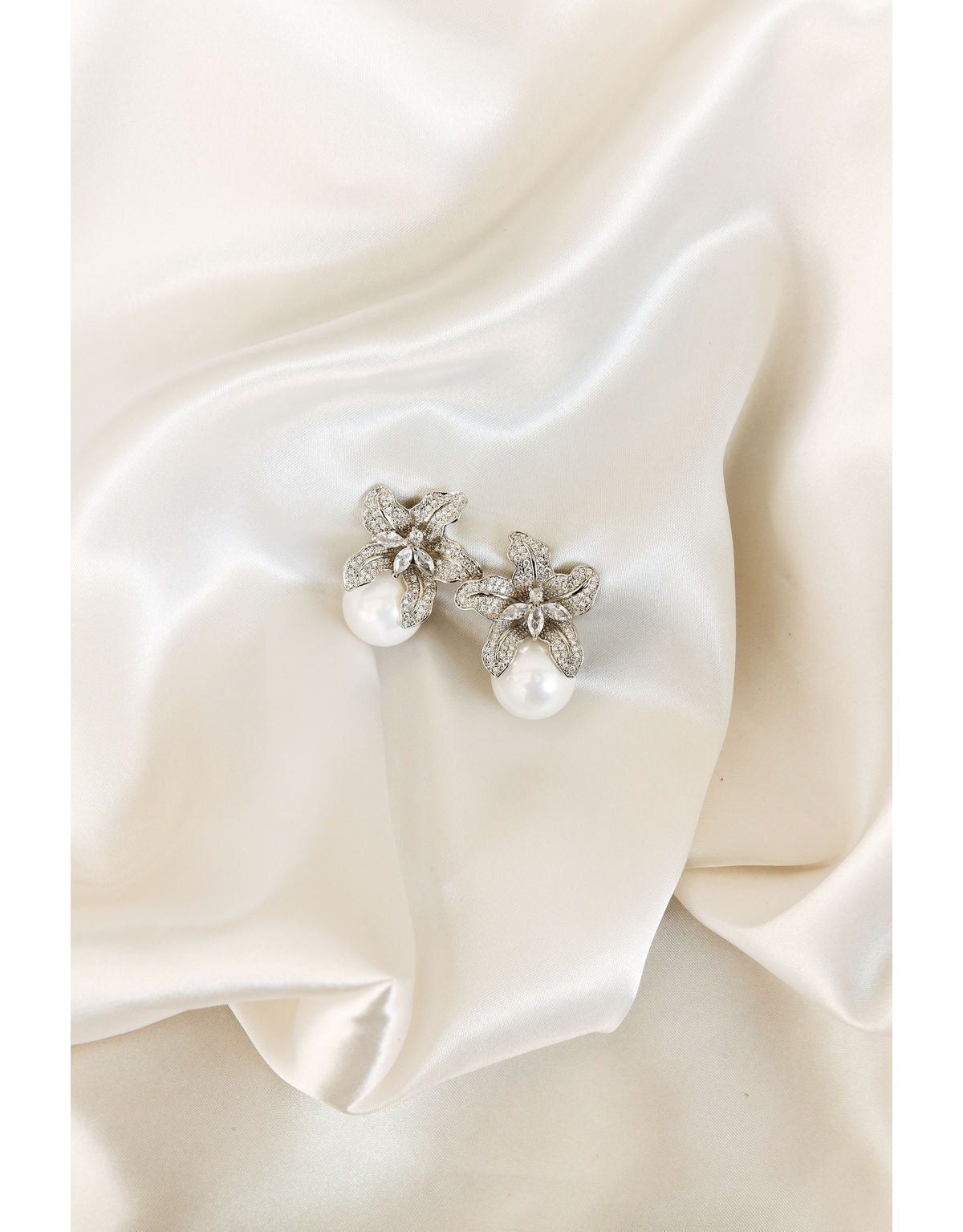 Untamed Petals Sonnet Pearl Drop Earrings