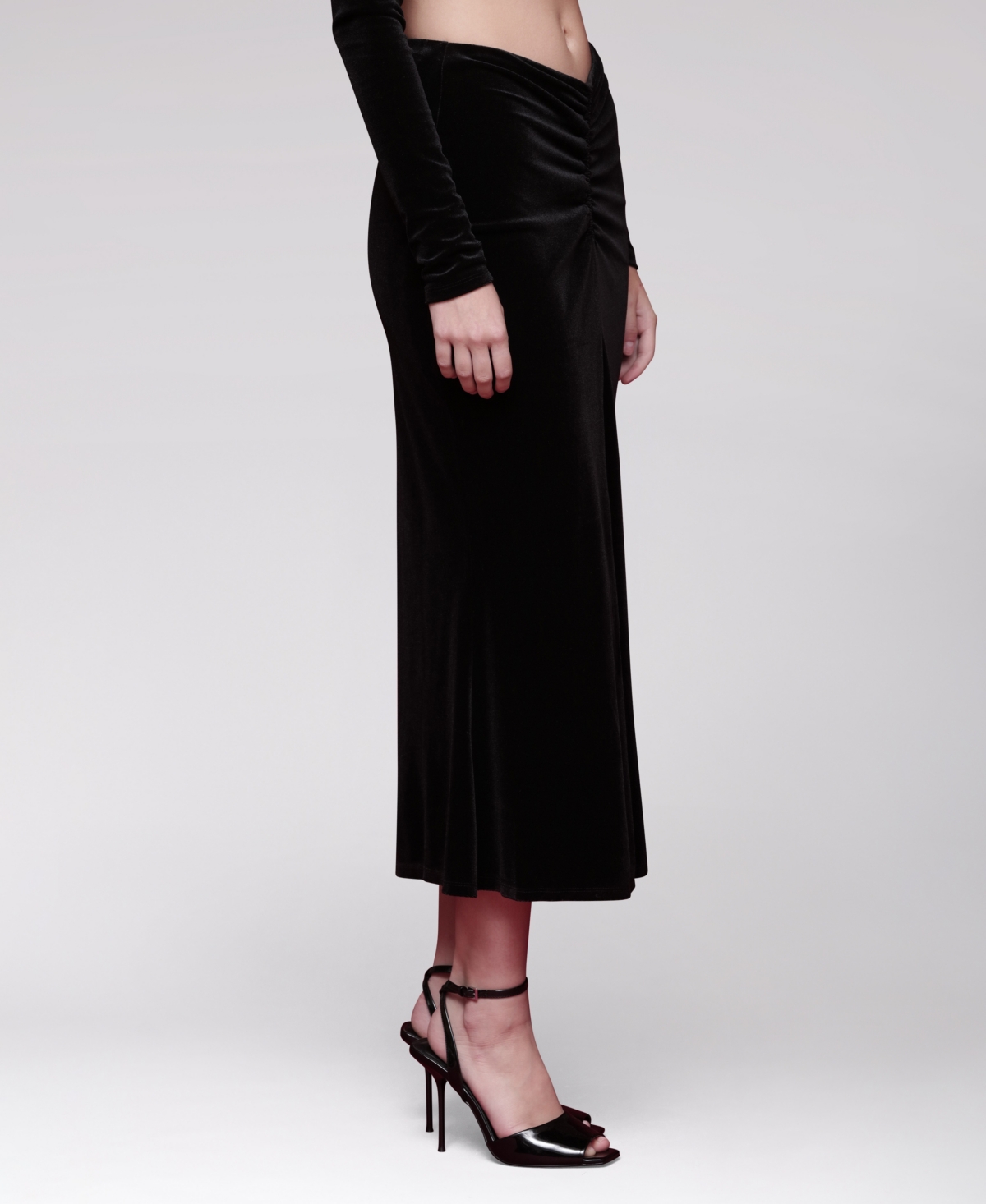 Avec Les Filles Women's Velvet Pull-on Midi Skirt In Black