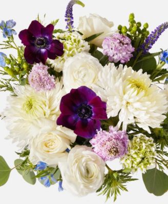 Holiday The Snowfall Fresh Flower Bouquet