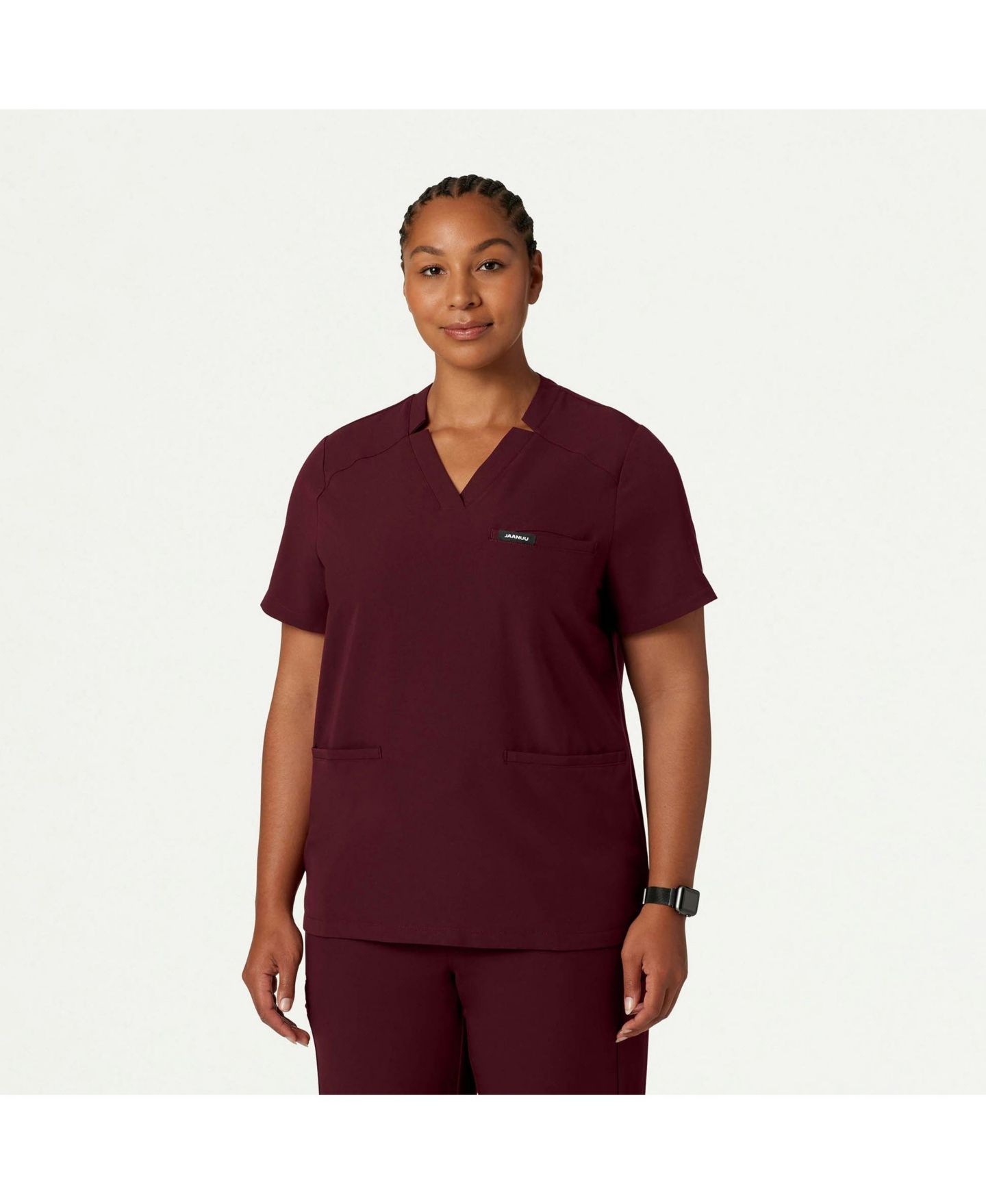 Женский топ Jaanuu Helia 3-Pocket Classic Notched V-Neck Scrub, цвет: Бордовый — фото 2