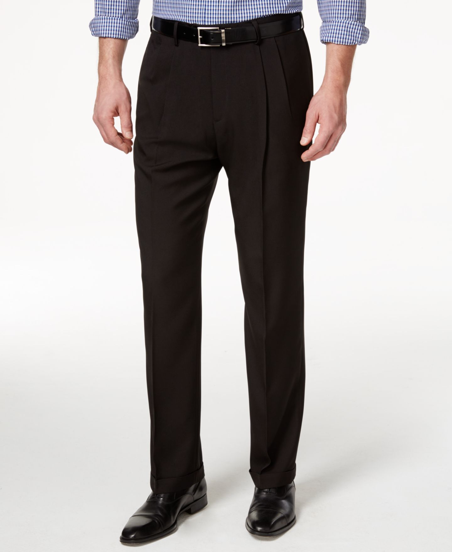 Мужские брюки Haggar Eclo Stria Classic Fit Pleated Hidden Expandable Waistband Dress Pants, цвет: Чёрный — фото 1