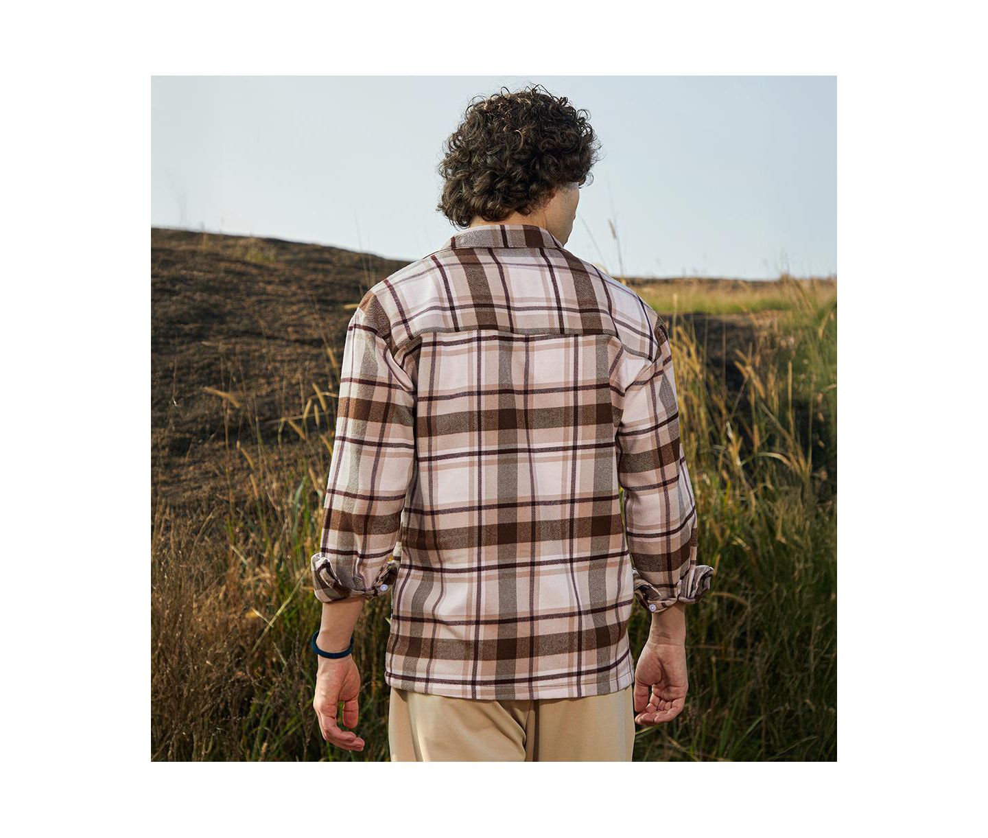 Мужские куртки Cahoot Campus Sutra Saltbox Beige & Pecan Brown Tartan Utility Shacket, цвет: Коричневый — фото 2