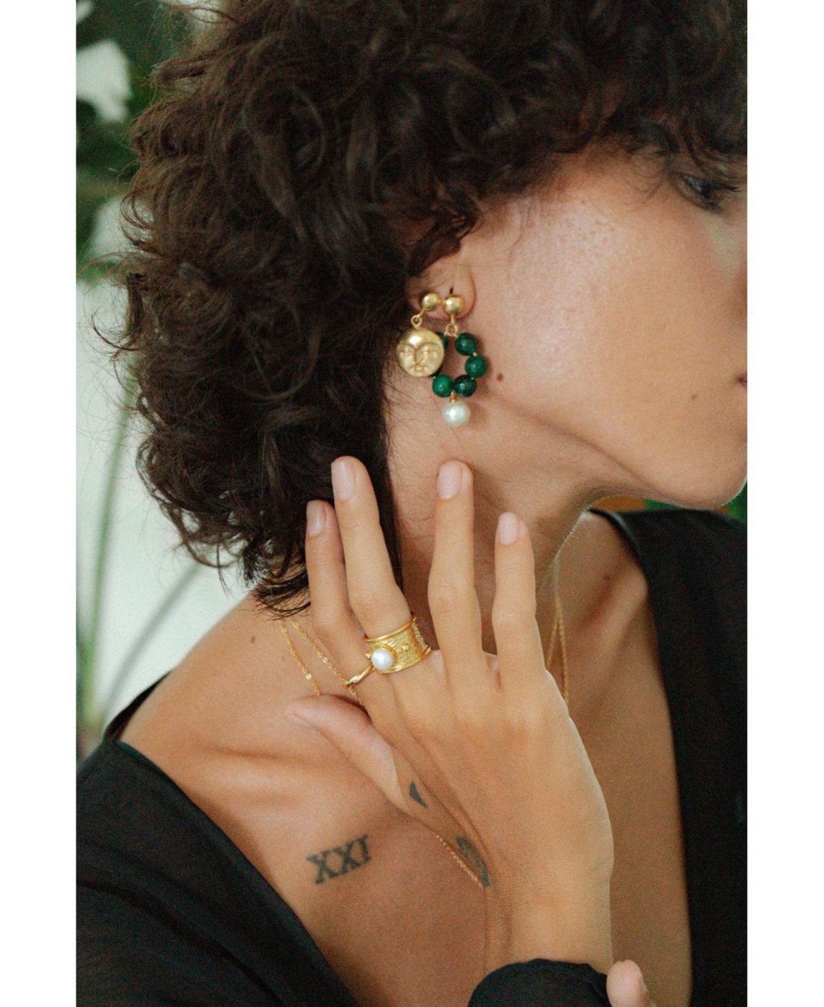 Ottoman Hands Della Pearl Band Ring