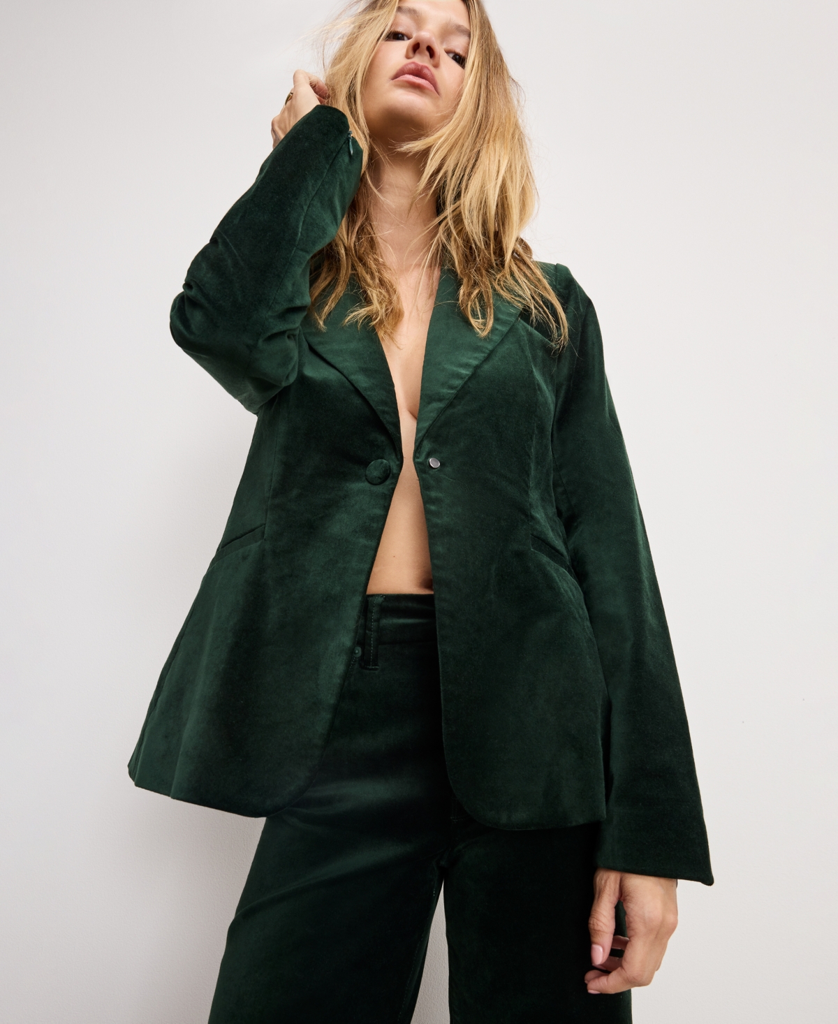 Good American Women's Long Sleeve Velvet Sculpted Blazer, Regular And Plus Size In Green