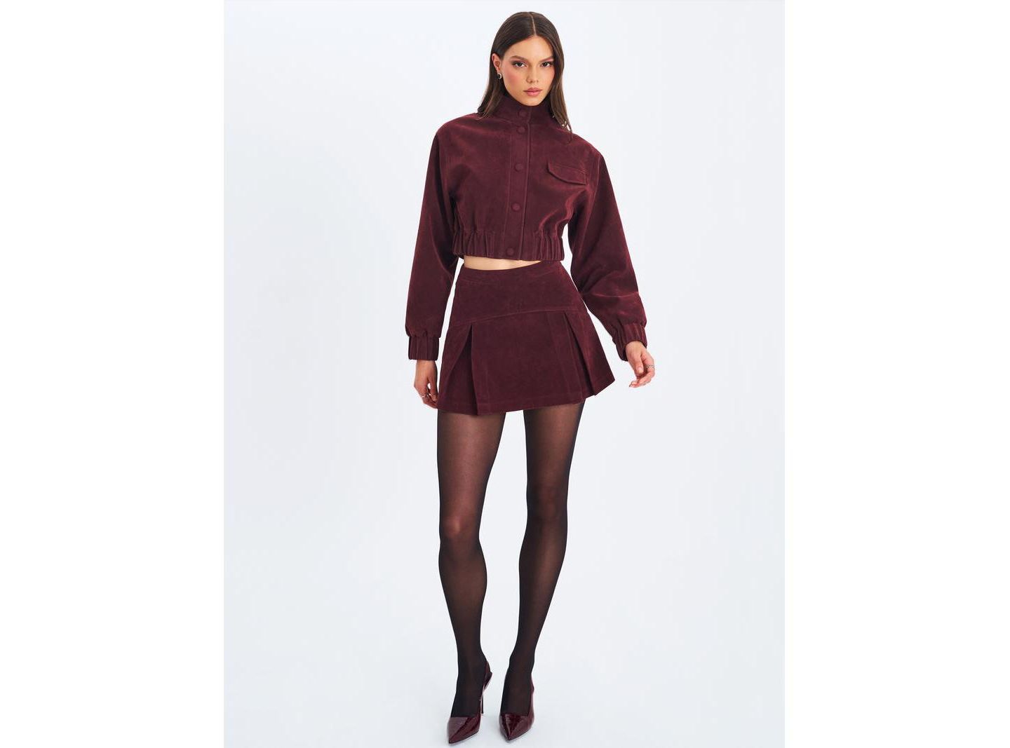 Женская куртка Miss Circle Women Farryn Mahogany Faux Suede Cropped Bomber, цвет: Красное дерево — фото 2
