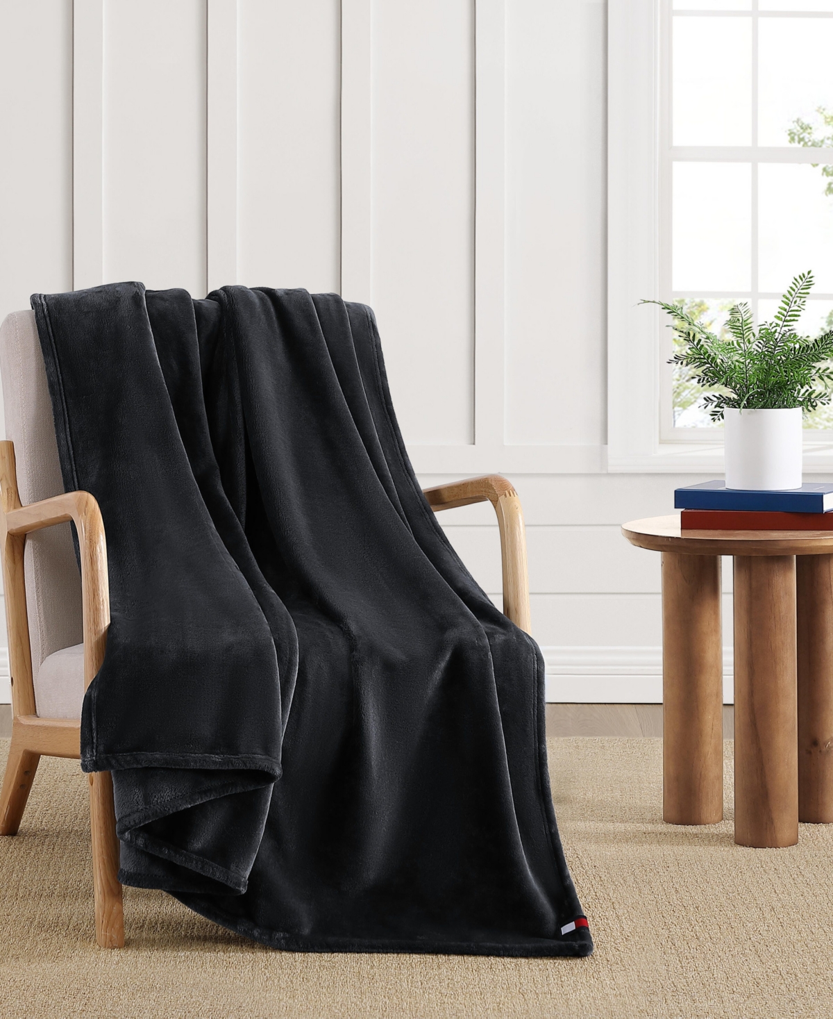 Tommy Hilfiger Solid Plush Blanket, Full/queen In Black