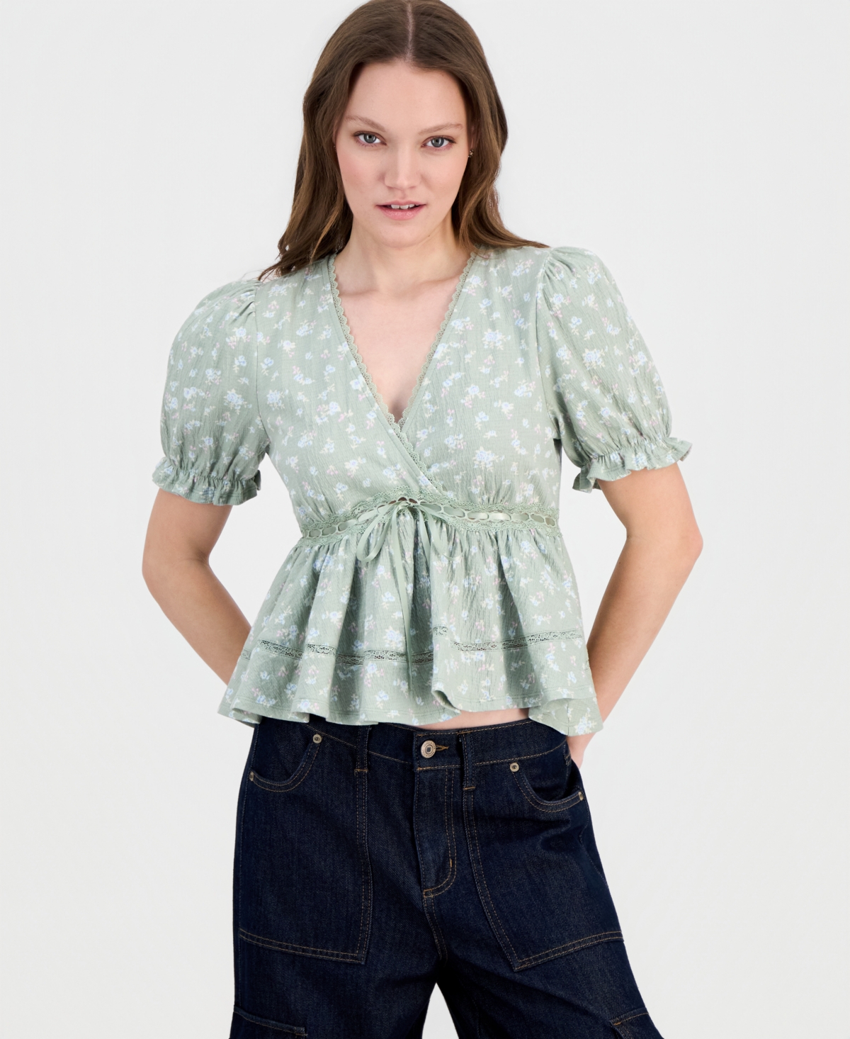 Tinseltown Juniors' Printed Puff-Sleeve Babydoll Top