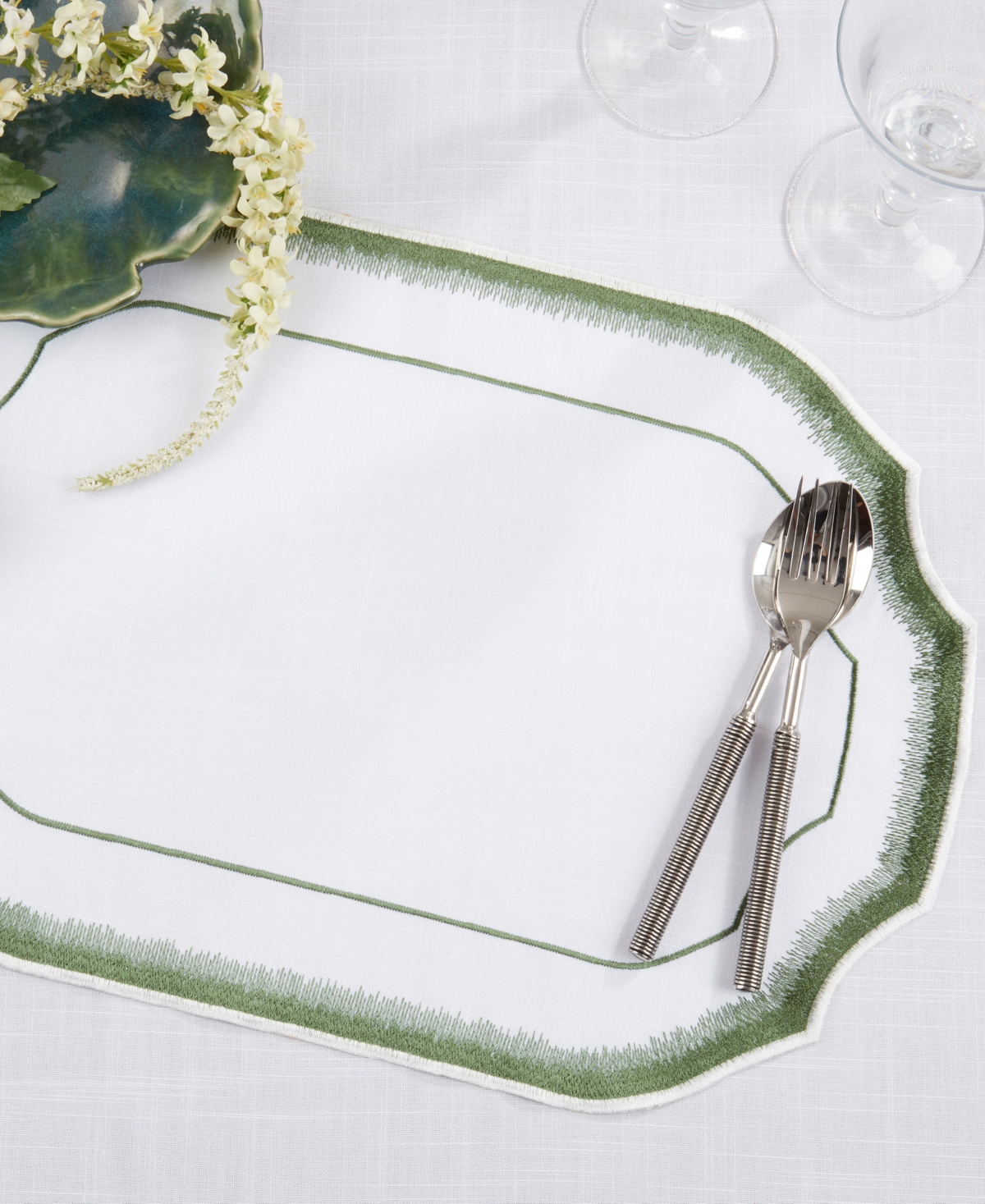 Saro Lifestyle Elegant Embroidery Detail Placemat, Set Of 4 In Green