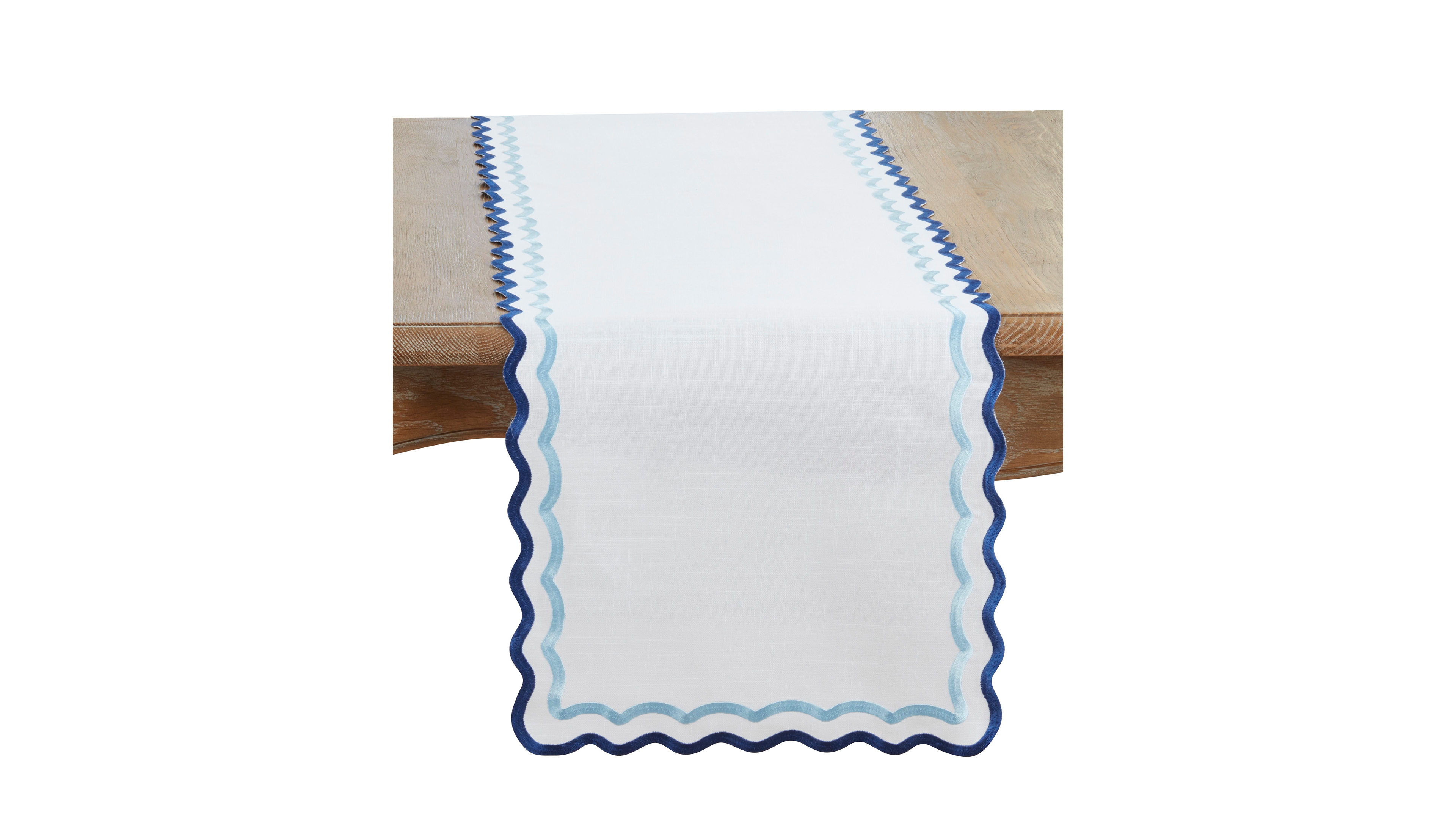 Saro Lifestyle Scalloped Border Table Runner