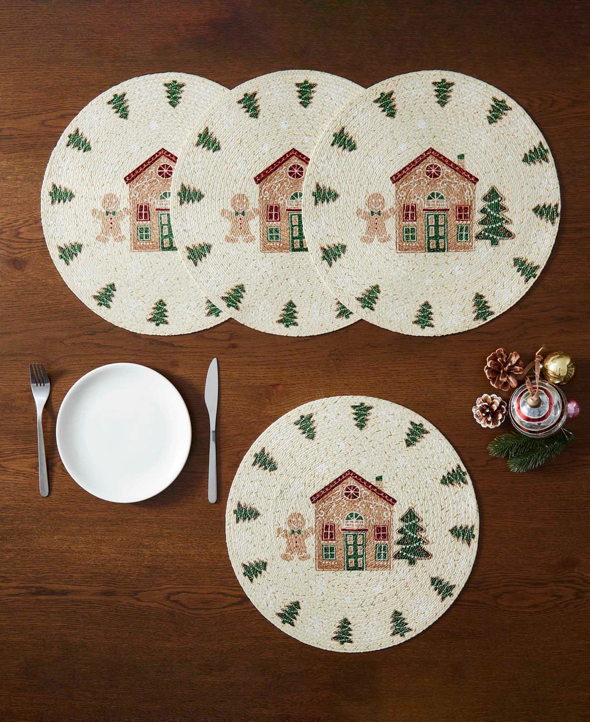 Avanti Gingerbread Village Round Braided Placemats, Set of 4