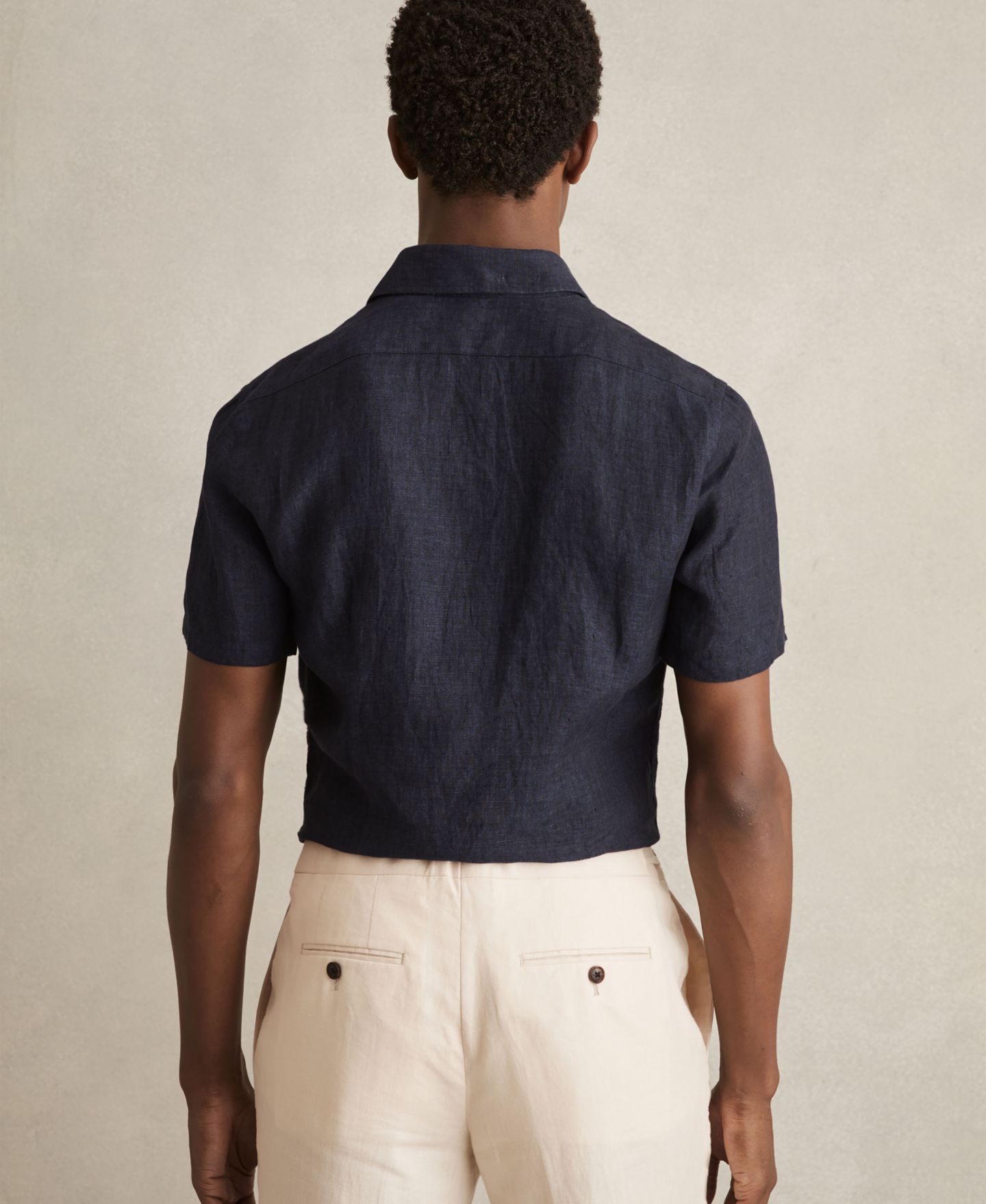 Мужская рубашка REISS Holiday Linen Short Sleeve, цвет: Тёмно-синий — фото 7