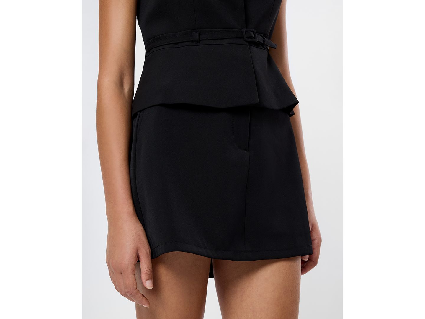 Женская юбка-шорты French Connection Harry Suiting Mini Skort, цвет: Чёрный — фото 3