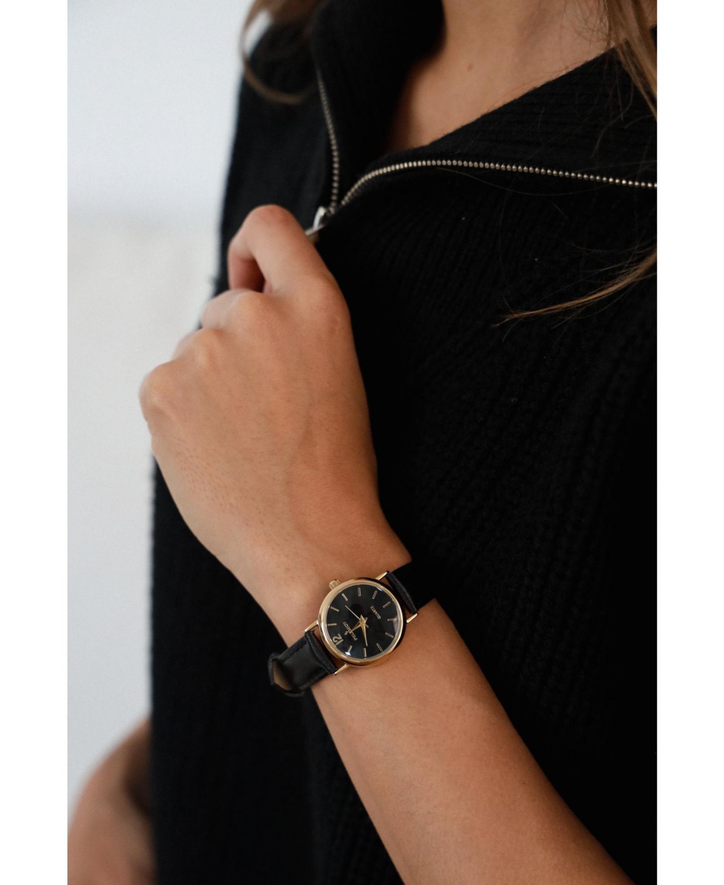 Женские часы Peugeot Classic Easy Read Black Watch with Black Leather Strap, цвет: Чёрный — фото 5