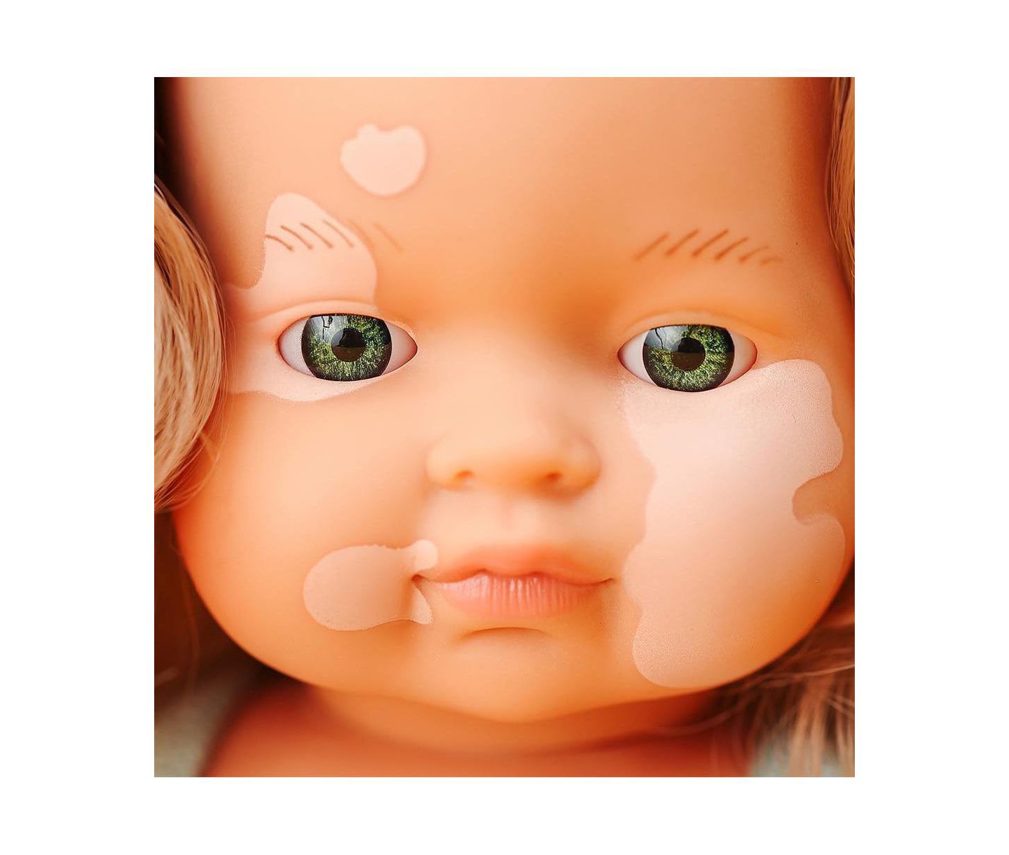 Детская кукла MINILAND Baby Doll Caucasian Girl With Vitiligo 15'' (Box) - My Friends and Me, цвет: Light Skin — фото 2