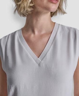 Women's V-neck Sleeveless Top