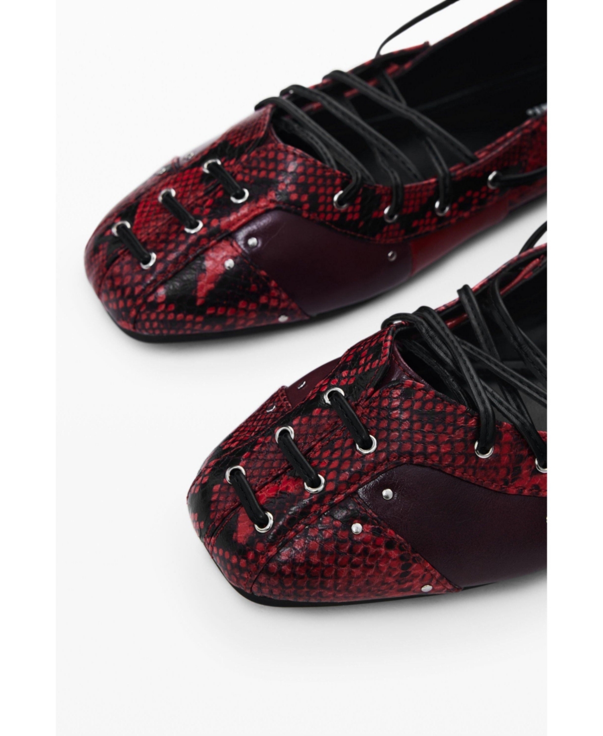 Desigual Women's Ballerina with laces