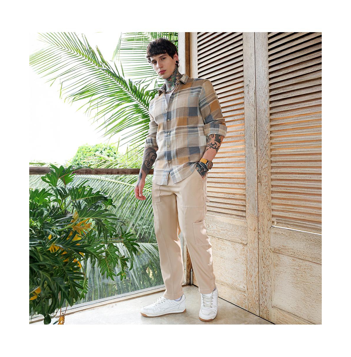 Campus Sutra Men's Gradient-Plaid Regular Shirt