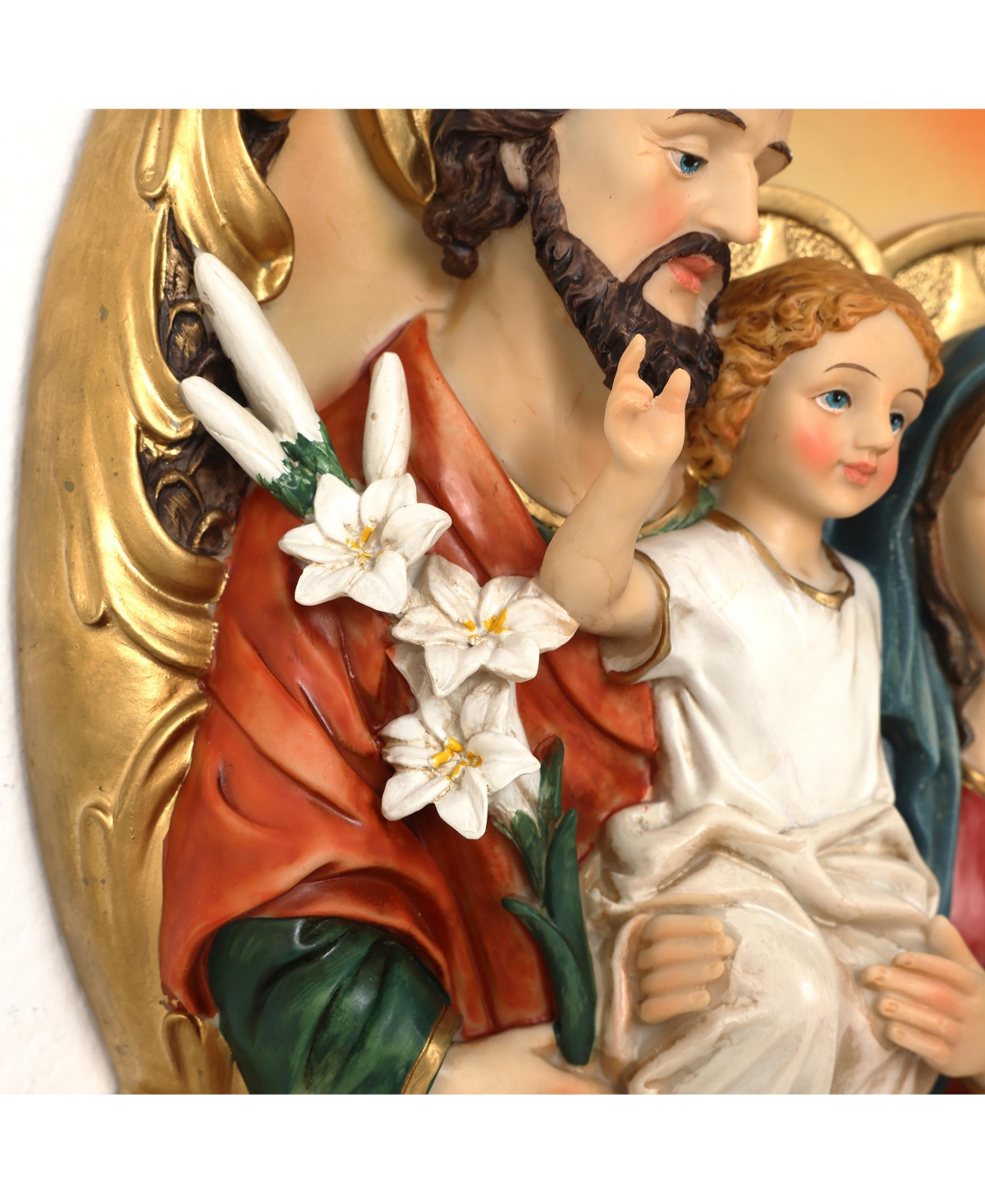 LuxenHome Holy Family Wall Plaque, Oval Religious Decor Featuring Joseph, Mary & Baby Jesus for Prayer Room & Faithful Home