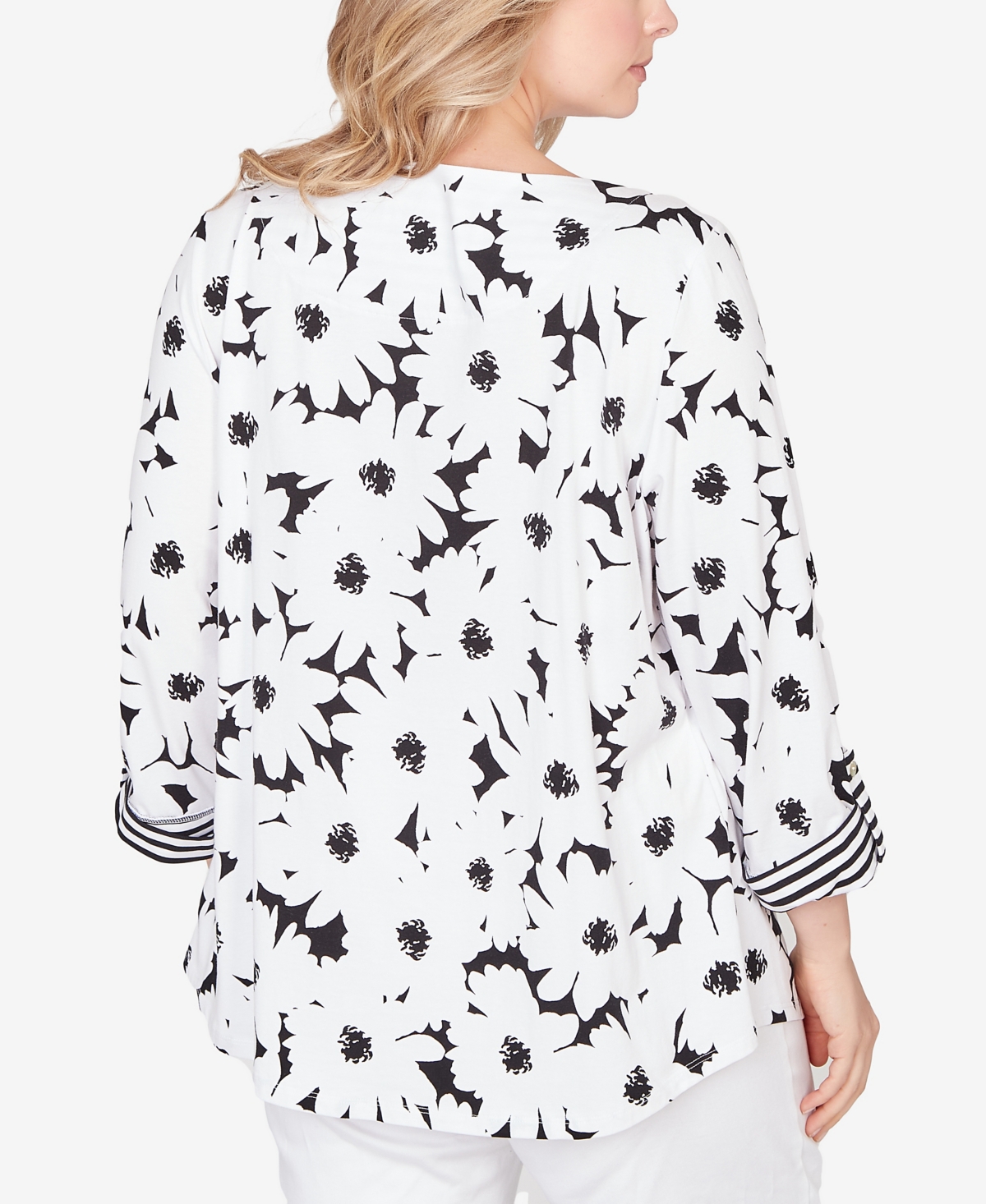 Ruby Rd. Plus Size Embroidered Daisy Graphic Top In White