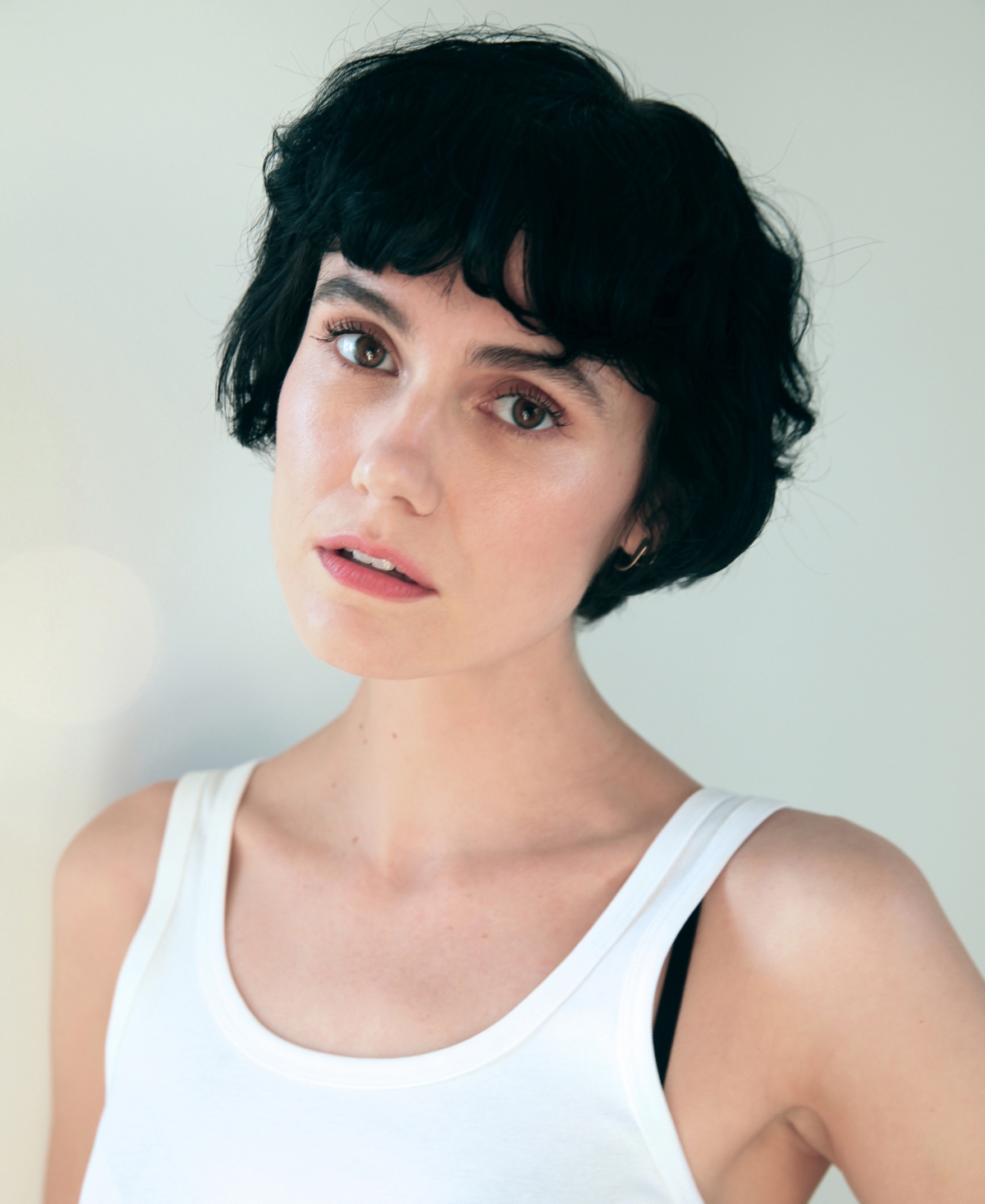 R + Co Bright Shadows Root Red Touch Up Spray, 1.5 Oz. In Transparent