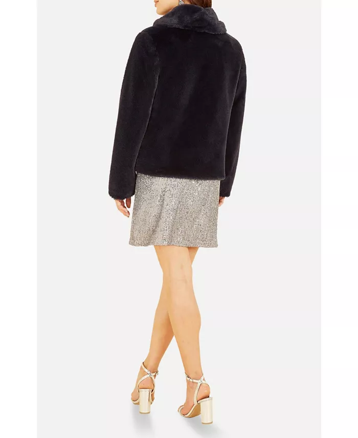 Women's Stylish Faux Fur Wrap Coat for Special Occasions - thumbnail 5