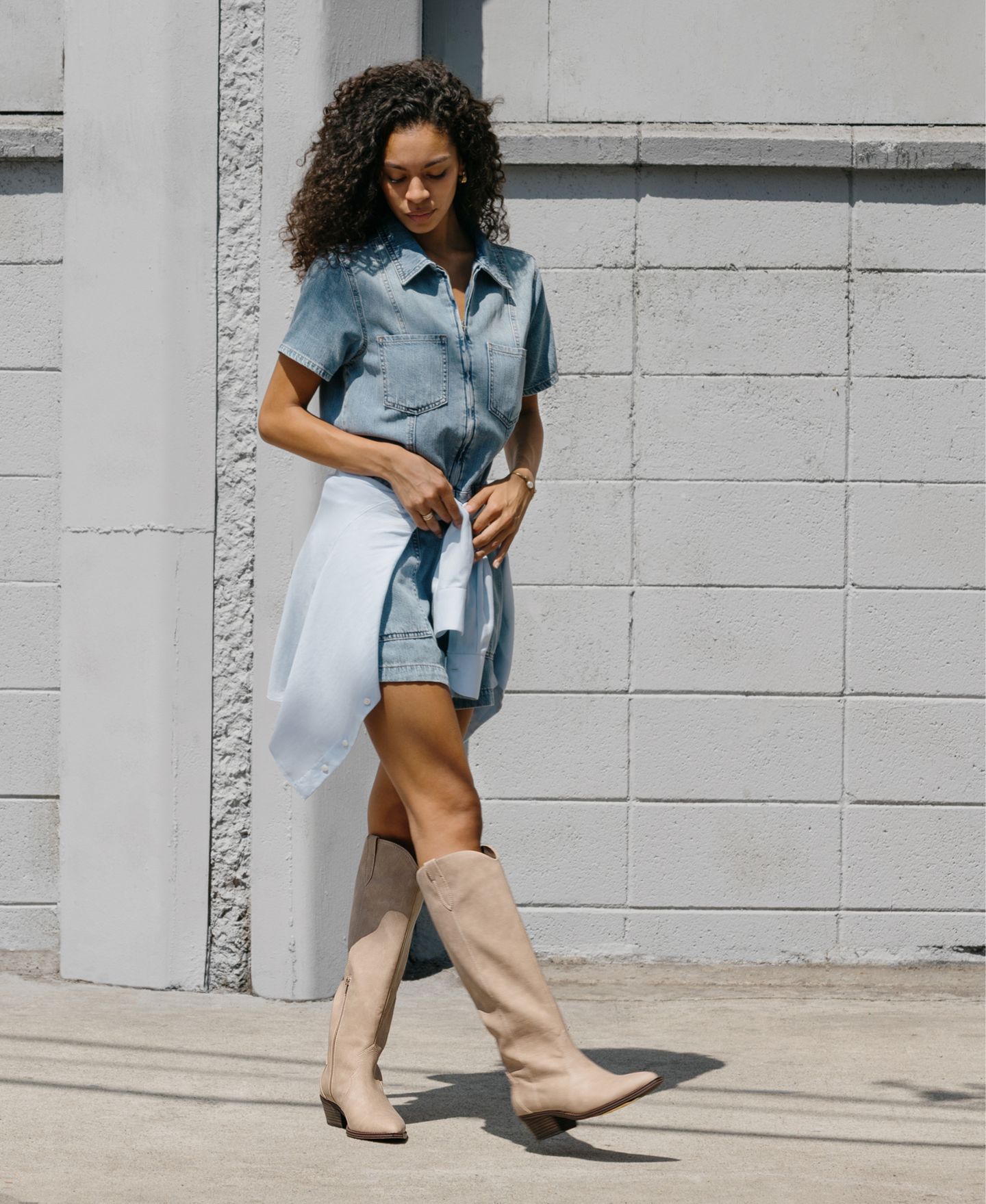 Женские ботинки DV Dolce Vita Kit Knee-High Cowboy Boots, Regular & Wide Calf, цвет: Дюнный — фото 12
