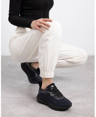 Women's Casual Sneakers Refresh Collection