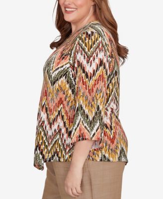 Plus Size Copper Canyon Ikat Chevron Top with Necklace