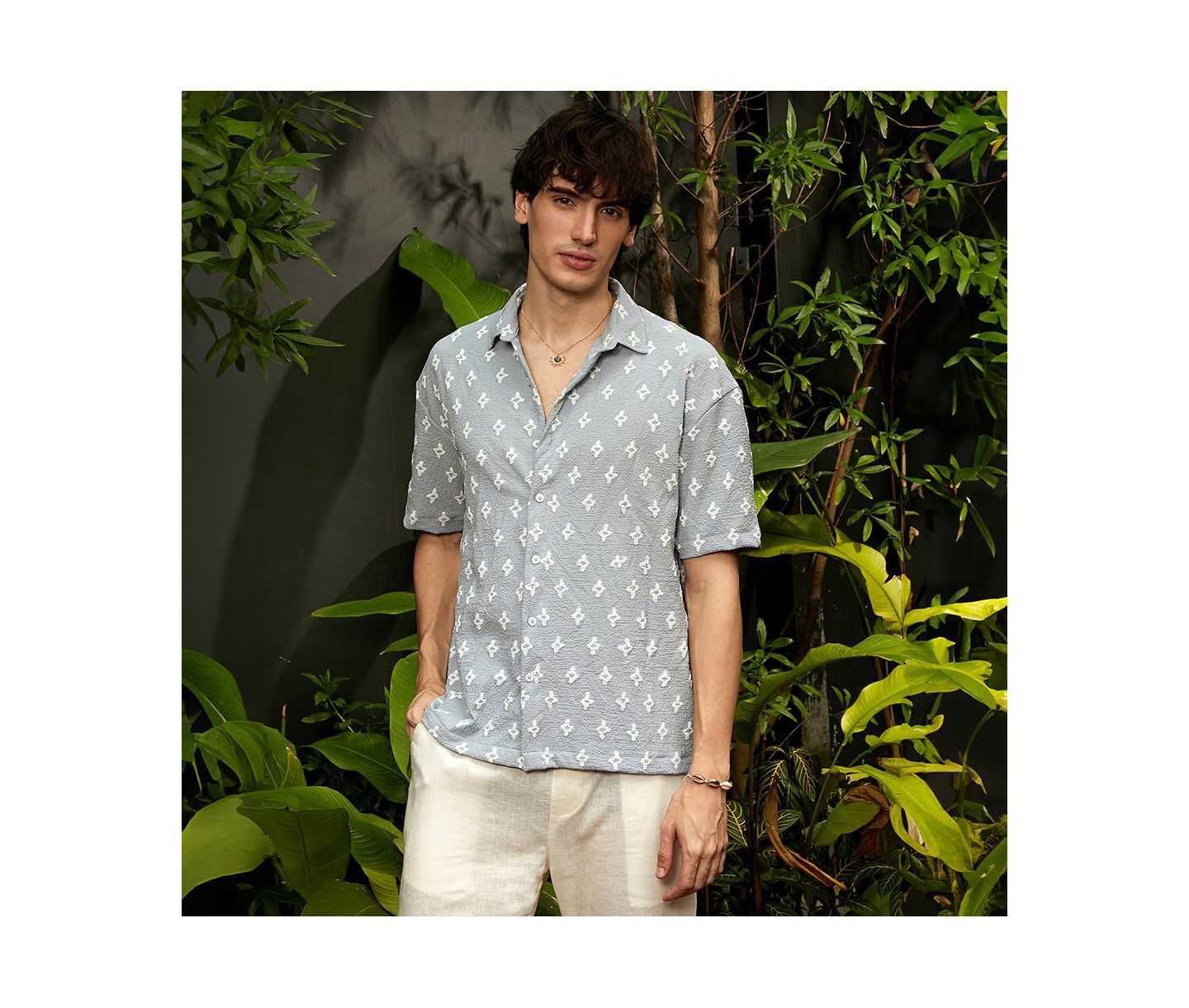 Мужская рубашка Cahoot Campus Sutra Baby Blue Floral-Tactile Oversized, цвет: Синий — фото 5