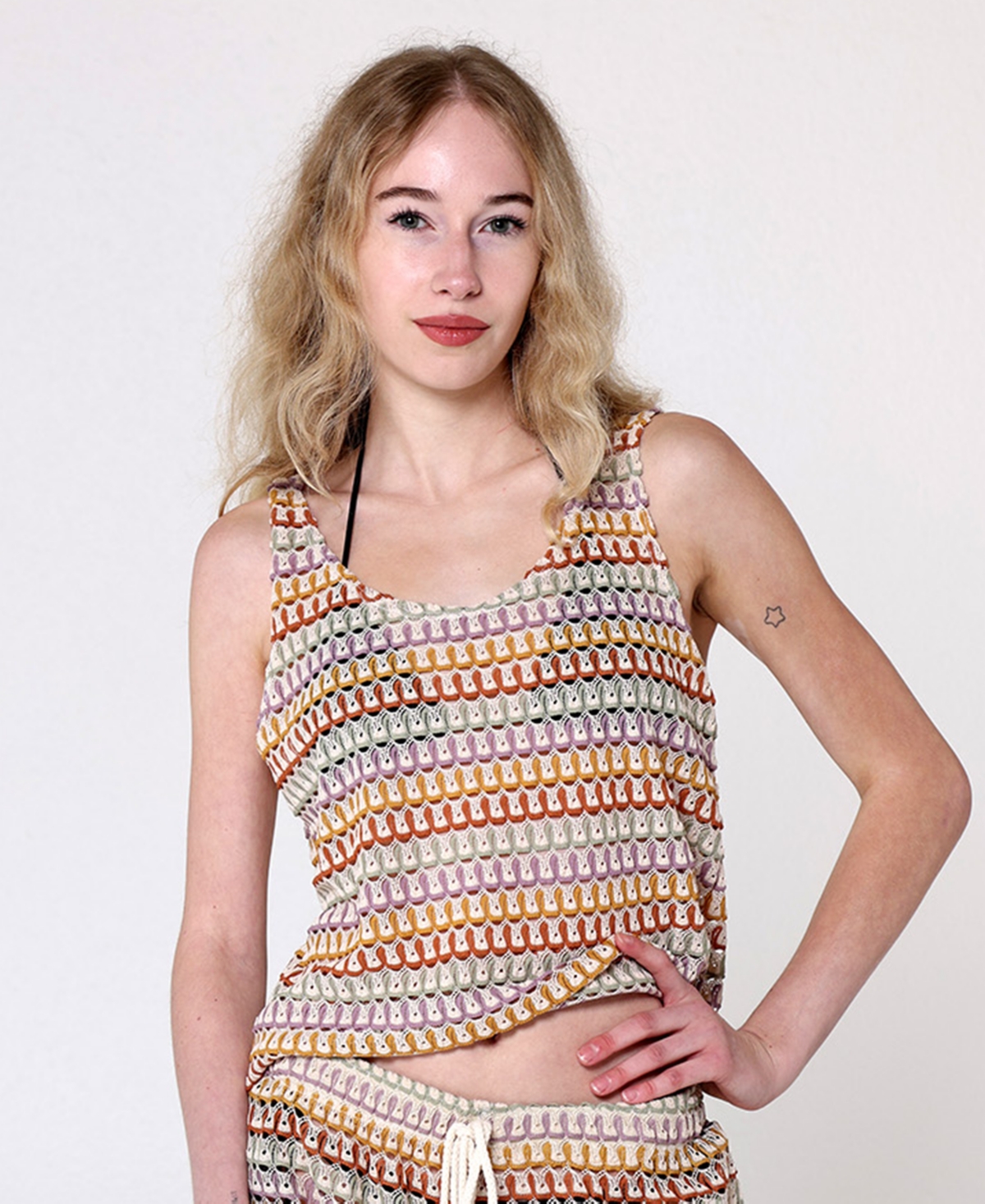 J Valdi Women's Sleeveless Scoop Neck Tunic Tank Top