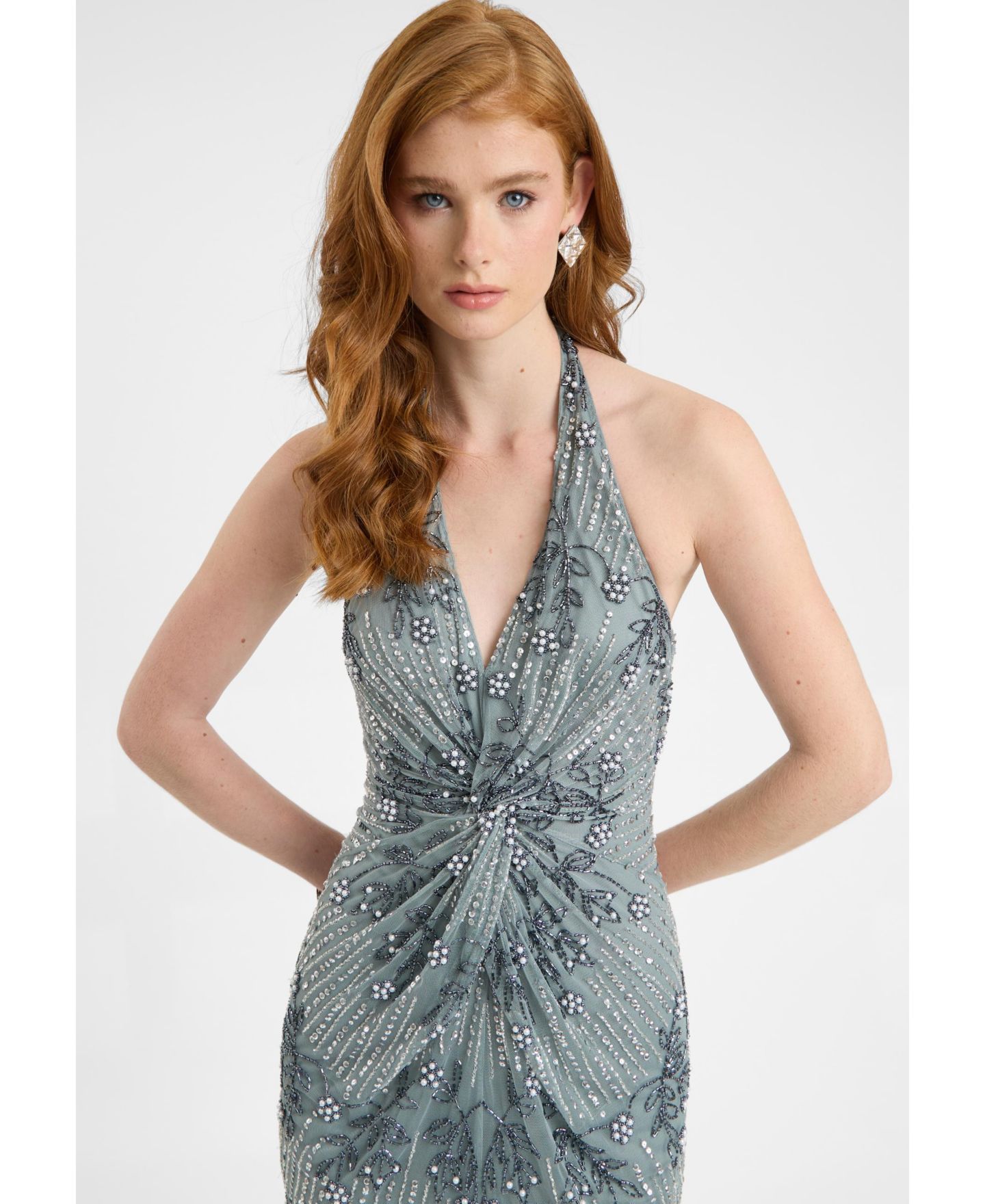 Женское платье BEAUUT Embellished Sequin Beaded Maxi Dress With Knot Design, цвет: Серый — фото 4