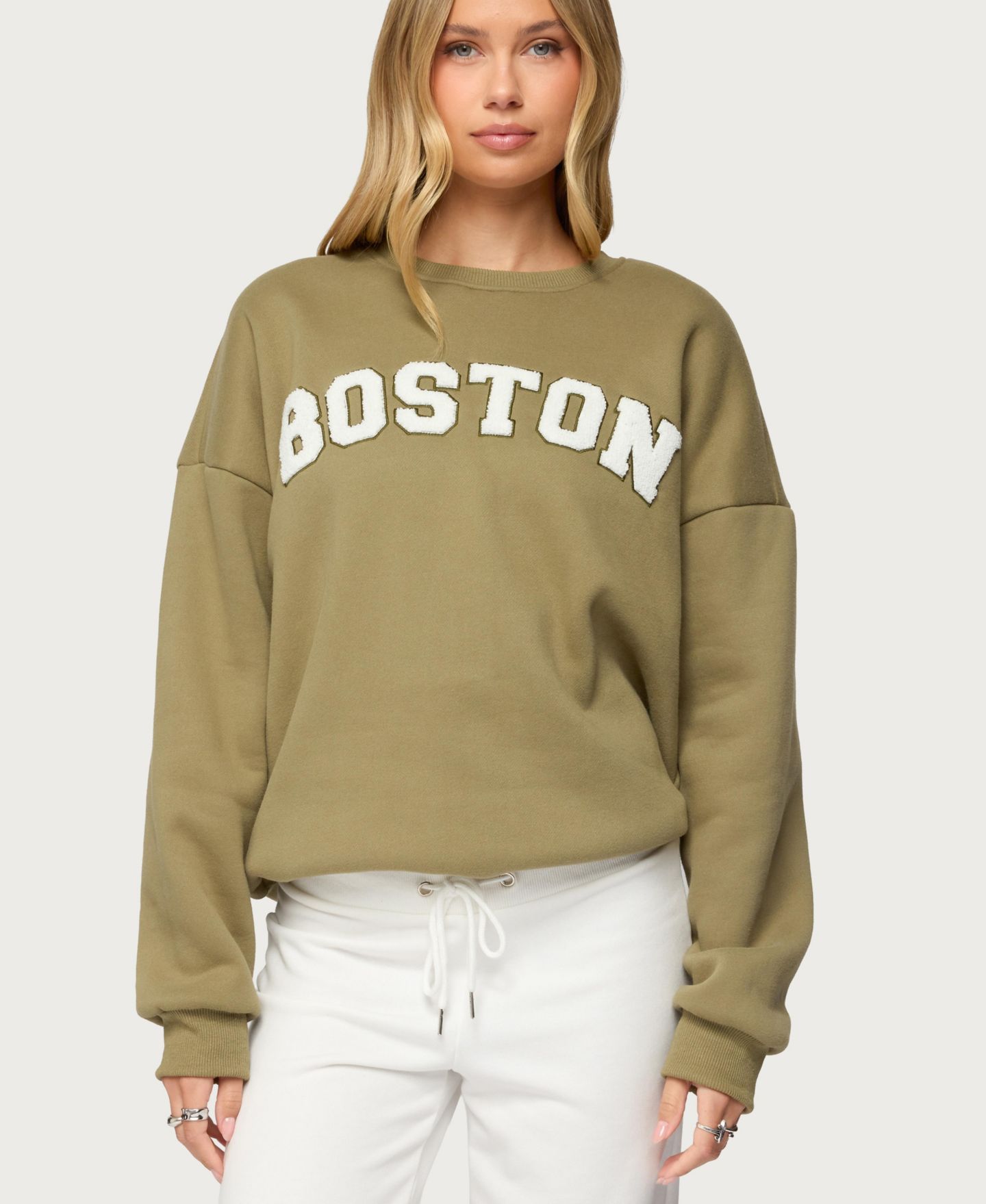 Женская толстовка Edikted Boston Girl, цвет: Оливковый — фото 1
