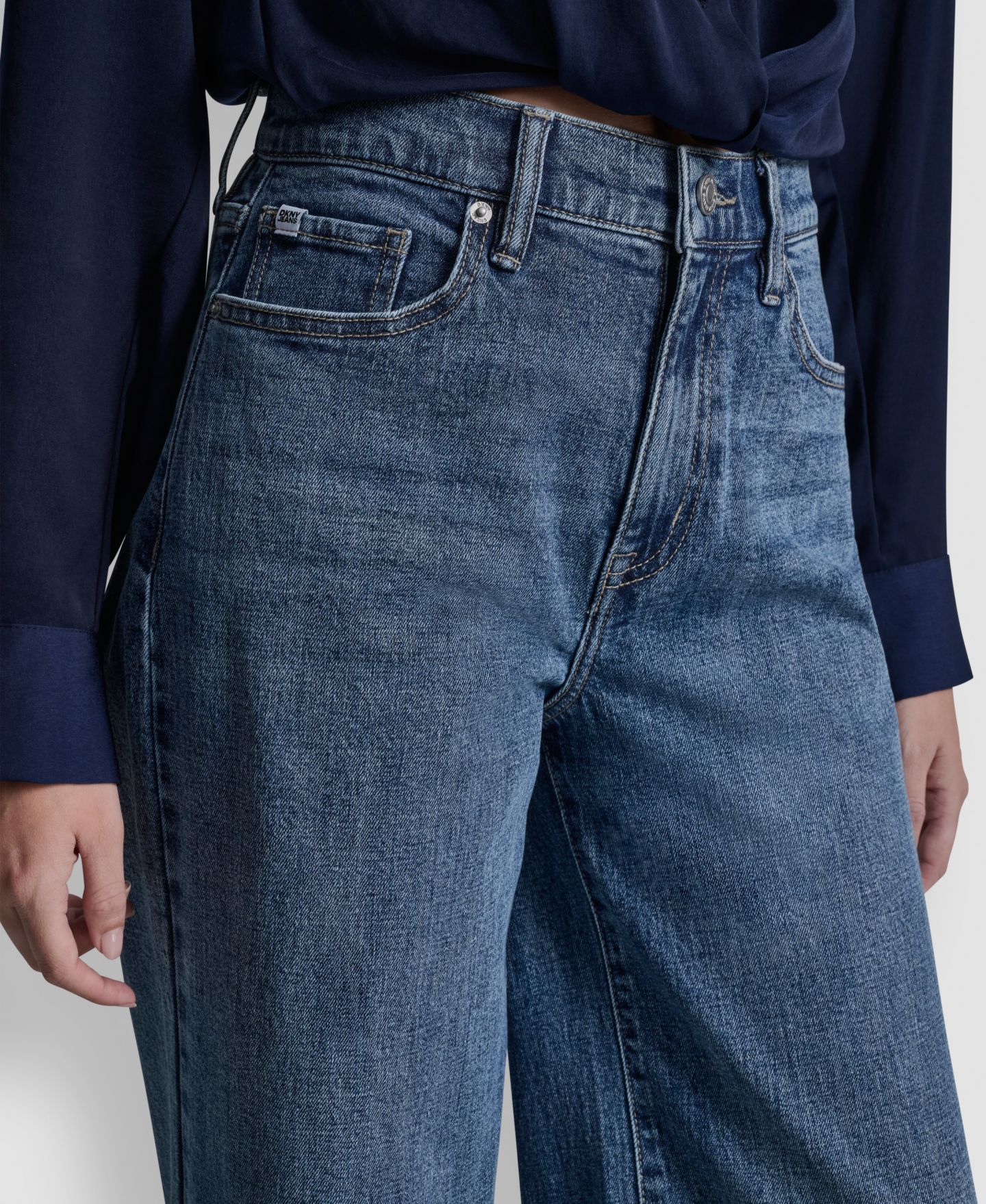 Женские джинсы DKNY Jeans Petite High-Rise Modern Wide Leg, цвет: Amsterdam — фото 3