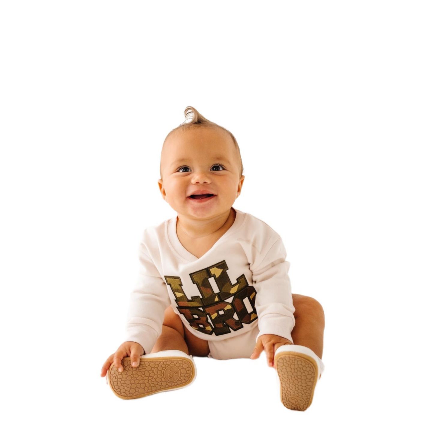 Комбинезон Sweet Wink Lil Bro Camo Patch Long Sleeve для мальчиков-малышей, цвет: Натуральный — фото 2