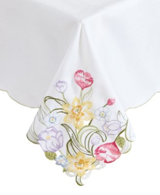 Daffodil Blooms Cutwork Tablecloth, 60" x 102"