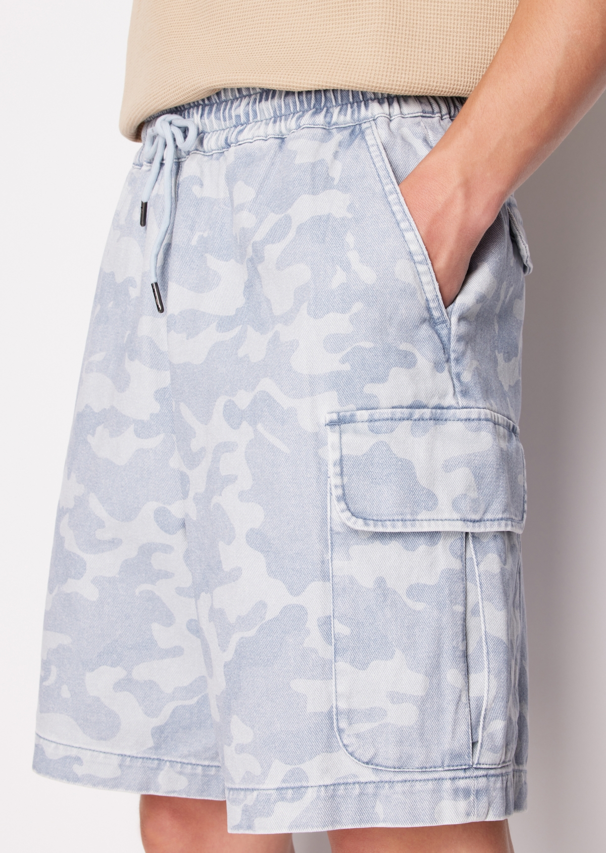 A|X Armani Exchange Men's Tonal Camouflage Drawstring Denim Cargo Shorts