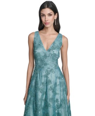 Women's Sleeveless V-Neck Fit and Flare Midi Dress