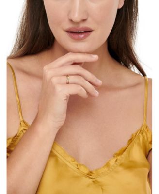 Love Knot Ring in 14K Gold, Size 7, approx. 2.3 grams.