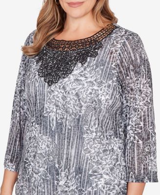 Plus Size Scoop Neck Embellished Layered Floral Slub Knit Top